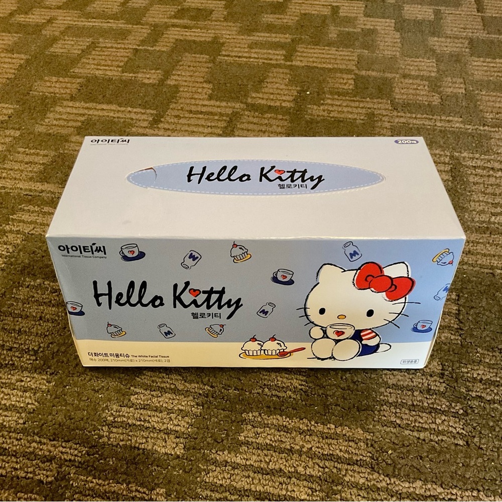 NIB Hello Kitty Tissue Box - Picture 2 of 6